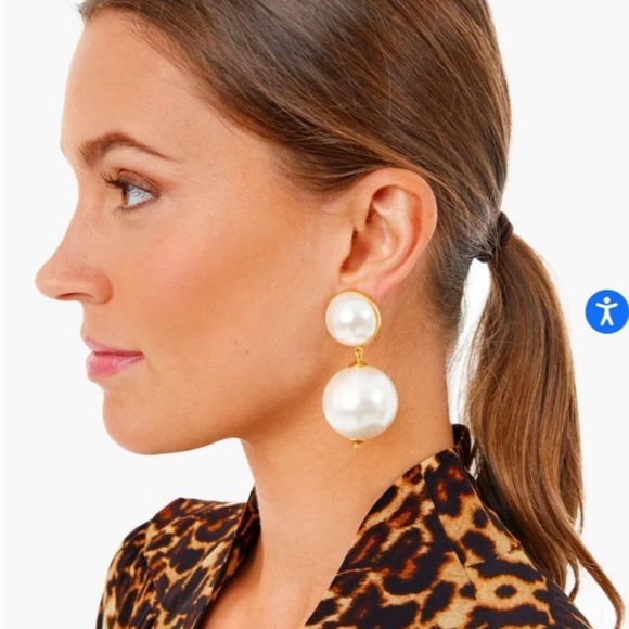 Tuckernuck Pearl Lantern earrings - Picture 1 of 4